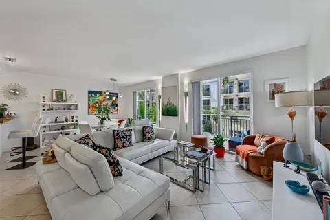 2631 NE 14TH AVENUE #316