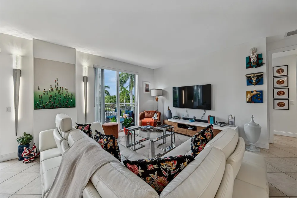 2631 NE 14TH AVENUE #316 Wilton Manors, FL 33334
