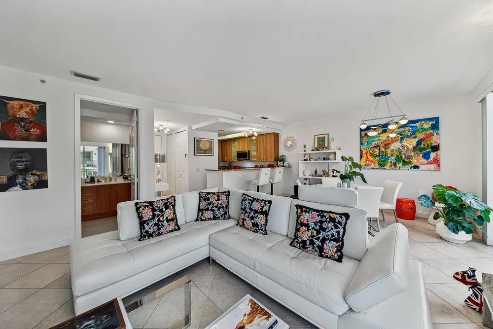 2631 NE 14TH AVENUE #316 Wilton Manors, FL 33334