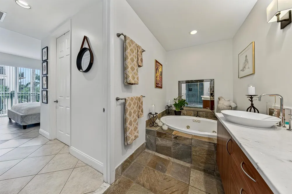 2631 NE 14TH AVENUE #316 Wilton Manors, FL 33334