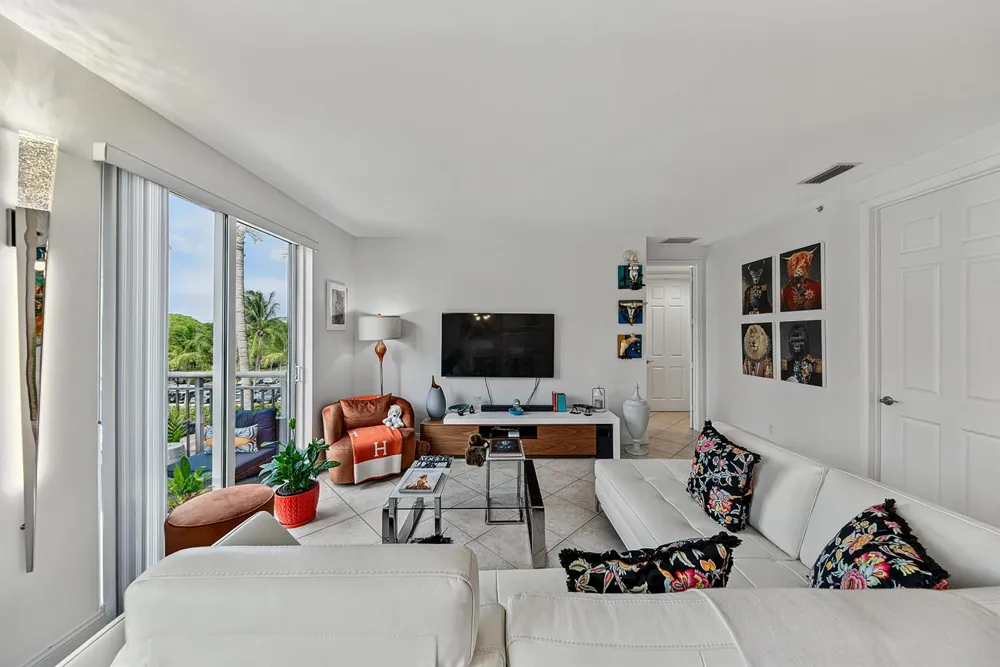2631 NE 14TH AVENUE #316 Wilton Manors, FL 33334