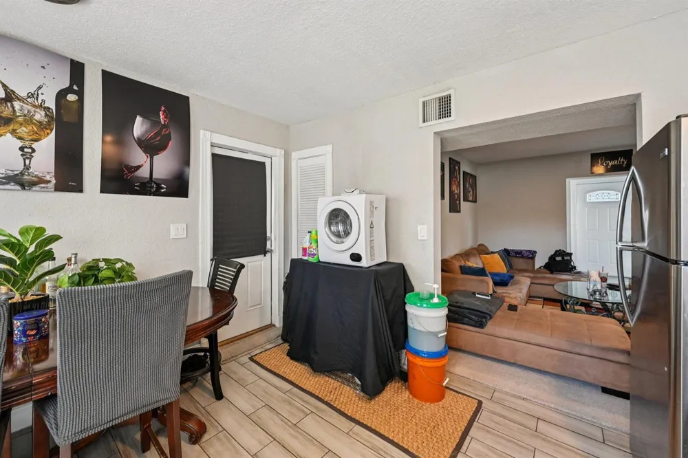 924 MCINTOSH STREET West Palm Beach, FL 33405