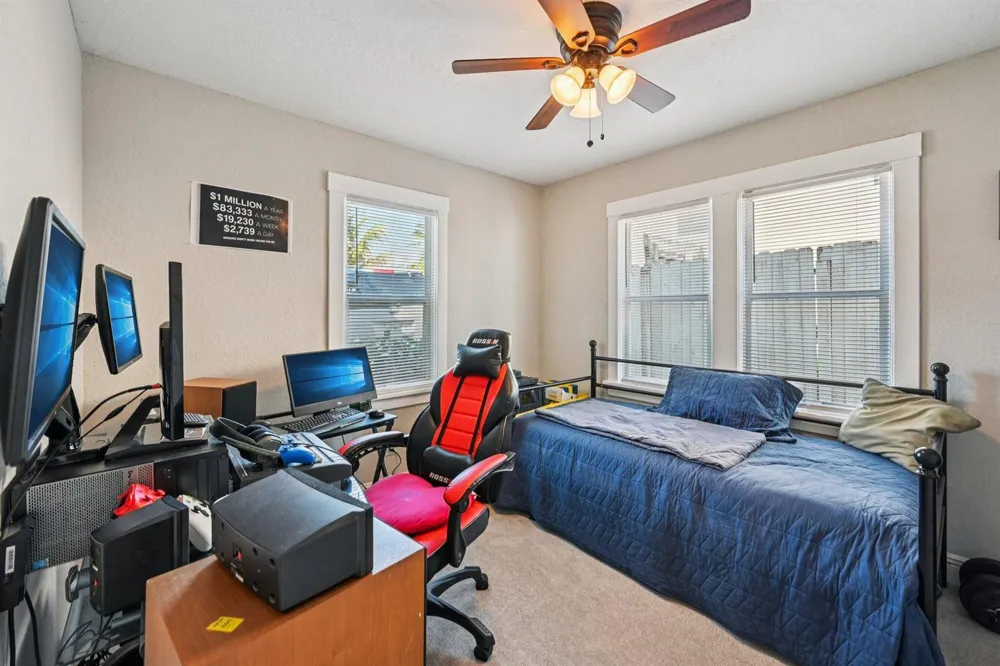 924 MCINTOSH STREET West Palm Beach, FL 33405