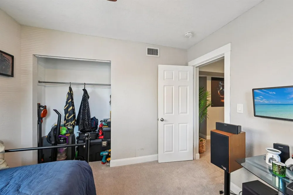924 MCINTOSH STREET West Palm Beach, FL 33405