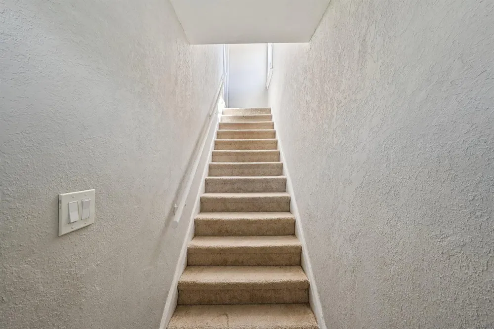 924 MCINTOSH STREET West Palm Beach, FL 33405