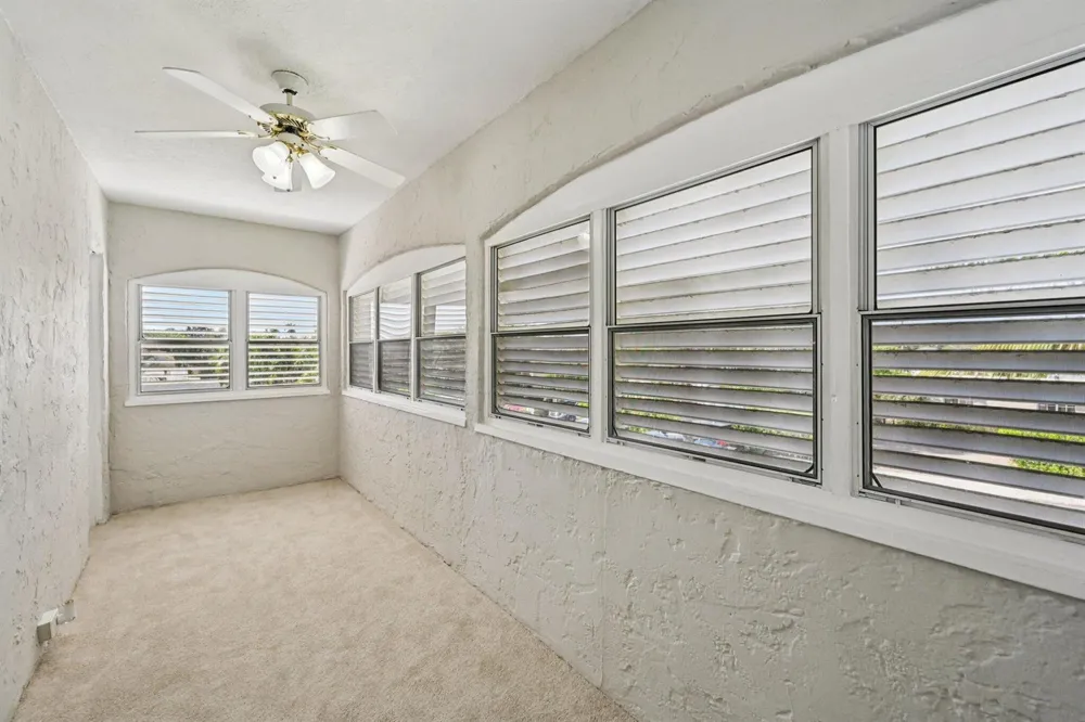 924 MCINTOSH STREET West Palm Beach, FL 33405