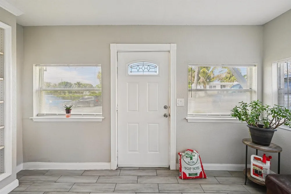 924 MCINTOSH STREET West Palm Beach, FL 33405