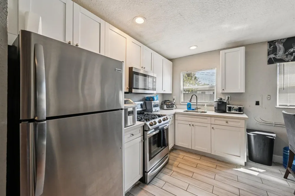 924 MCINTOSH STREET West Palm Beach, FL 33405