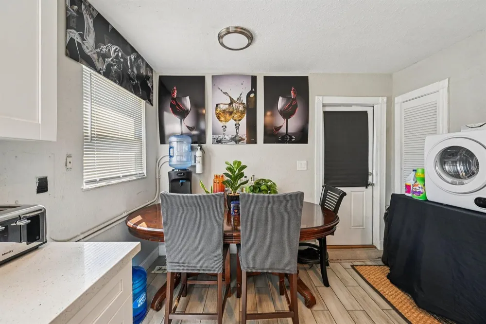924 MCINTOSH STREET West Palm Beach, FL 33405