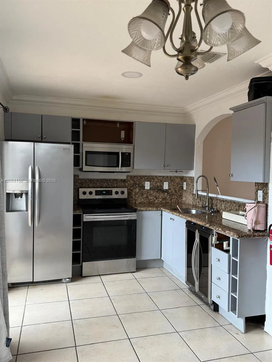 17141 SW 138th Ct Miami, FL 33177