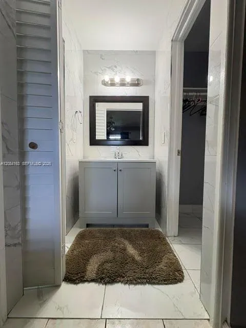 441 NE 43rd St Deerfield Beach, FL 33064