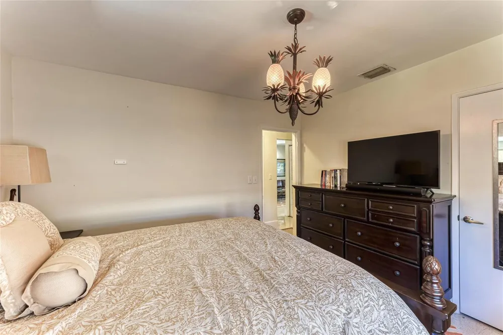 1676 NE 40th Street Oakland Park, FL 33334