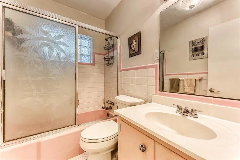 1676 NE 40th Street Oakland Park, FL 33334