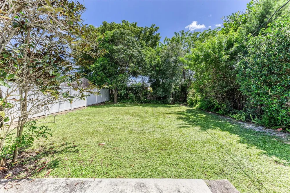 1676 NE 40th Street Oakland Park, FL 33334
