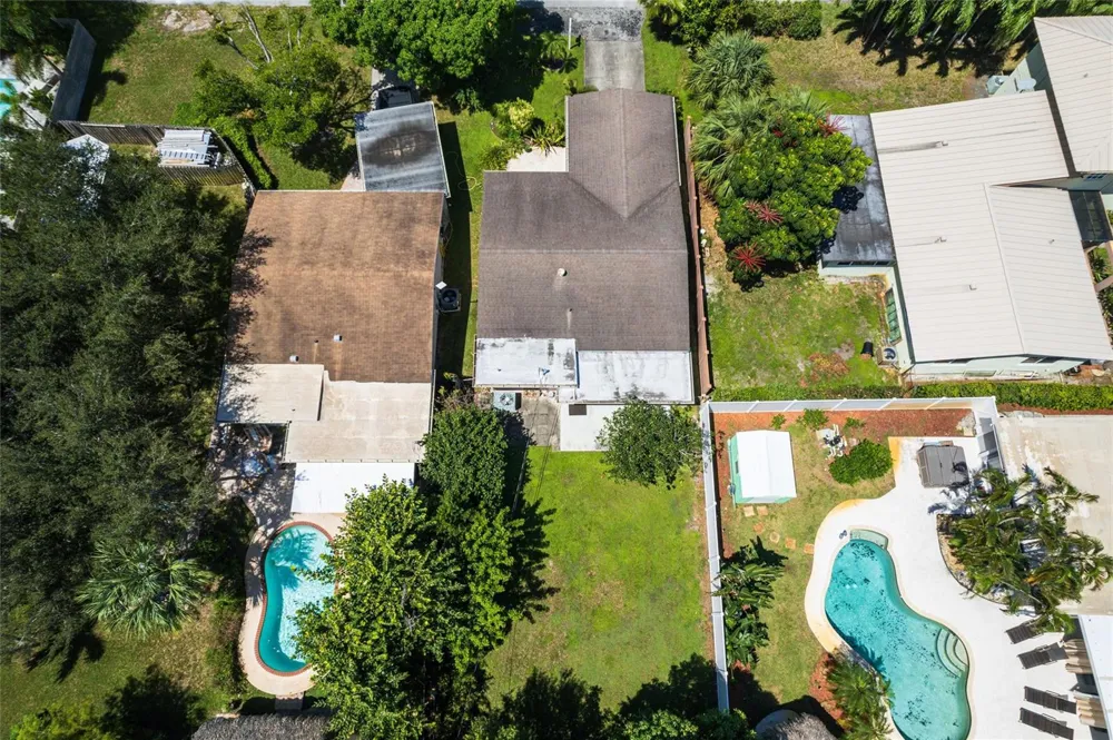 1676 NE 40th Street Oakland Park, FL 33334