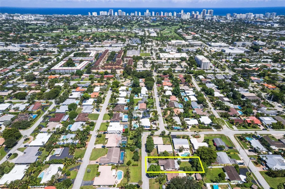 1676 NE 40th Street Oakland Park, FL 33334