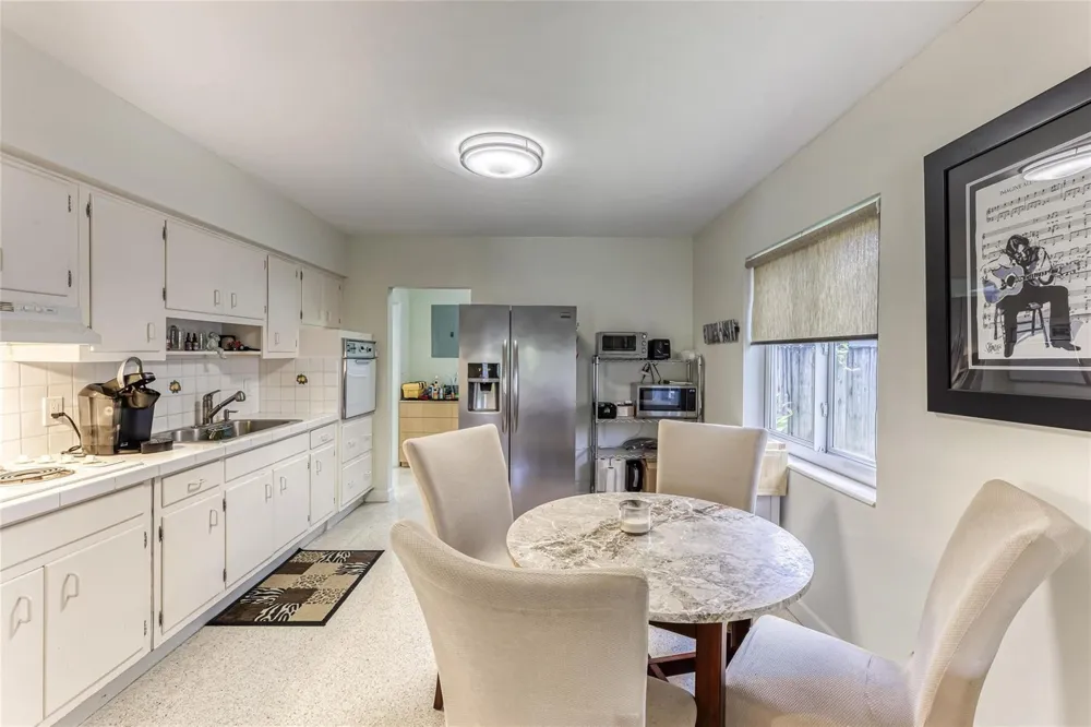 1676 NE 40th Street Oakland Park, FL 33334