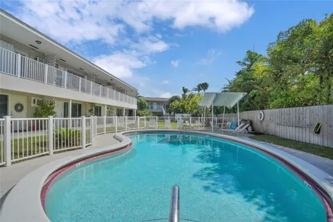 2501 Ocean Boulevard #16