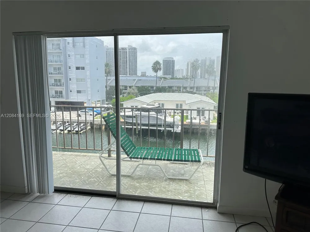 3665 NE 167th St #307 North Miami Beach, FL 33160
