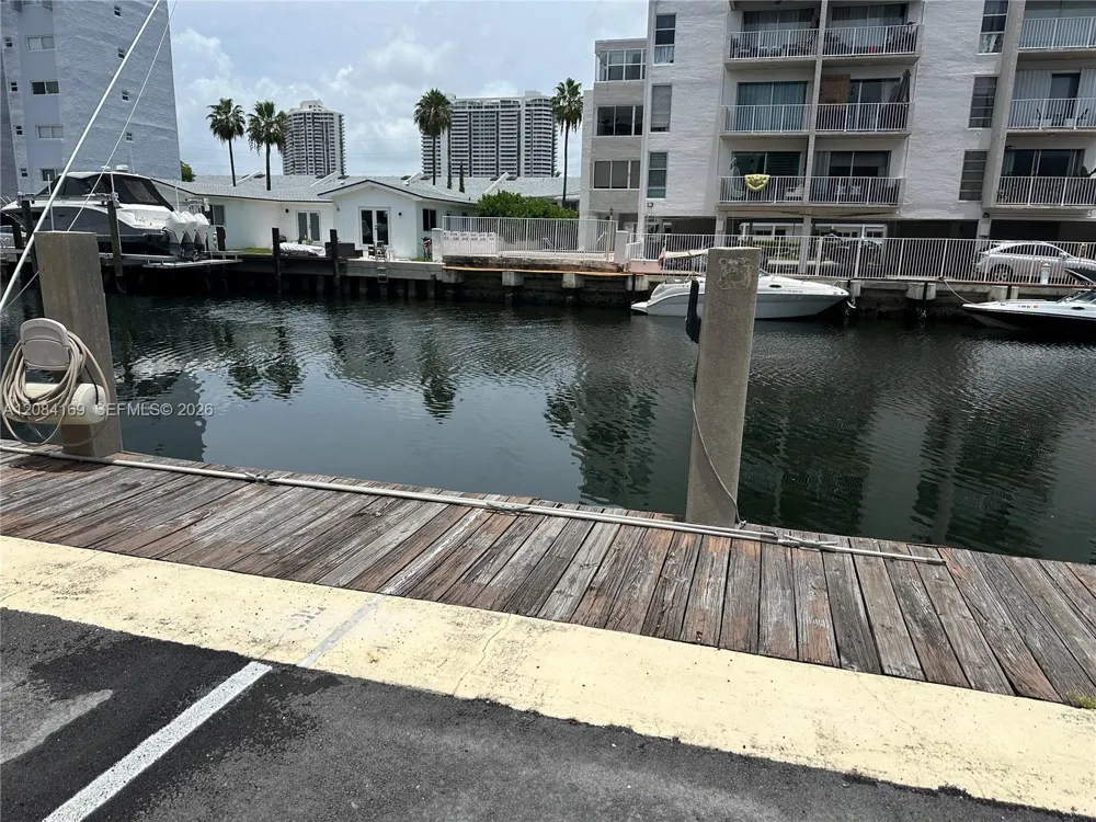 3665 NE 167th St #307 North Miami Beach, FL 33160