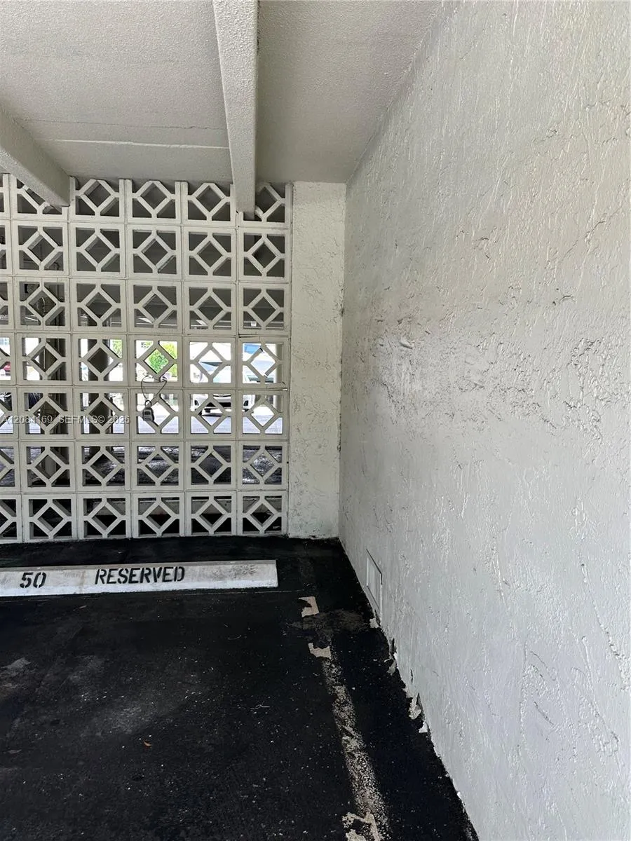 3665 NE 167th St #307 North Miami Beach, FL 33160