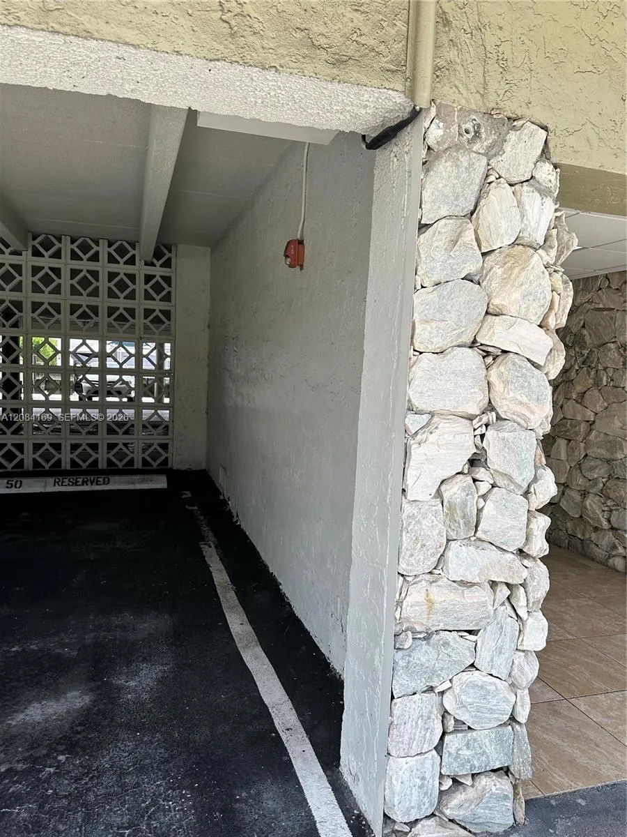 3665 NE 167th St #307 North Miami Beach, FL 33160