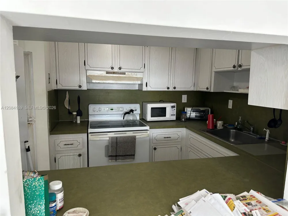 3665 NE 167th St #307 North Miami Beach, FL 33160