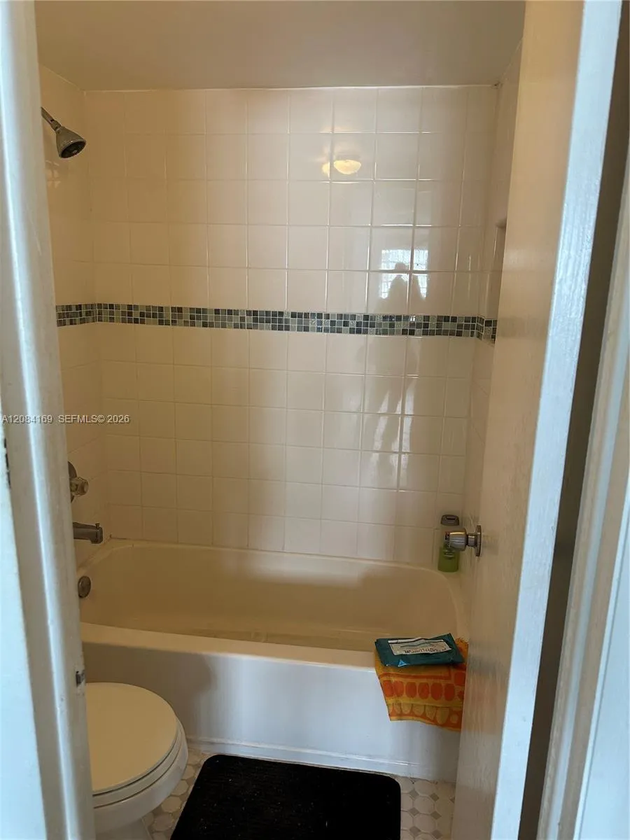 3665 NE 167th St #307 North Miami Beach, FL 33160