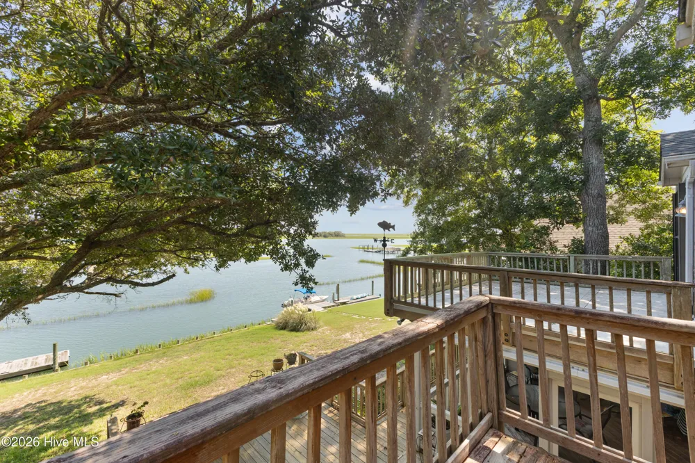 345 Dogwood Lane Hampstead, NC 28443