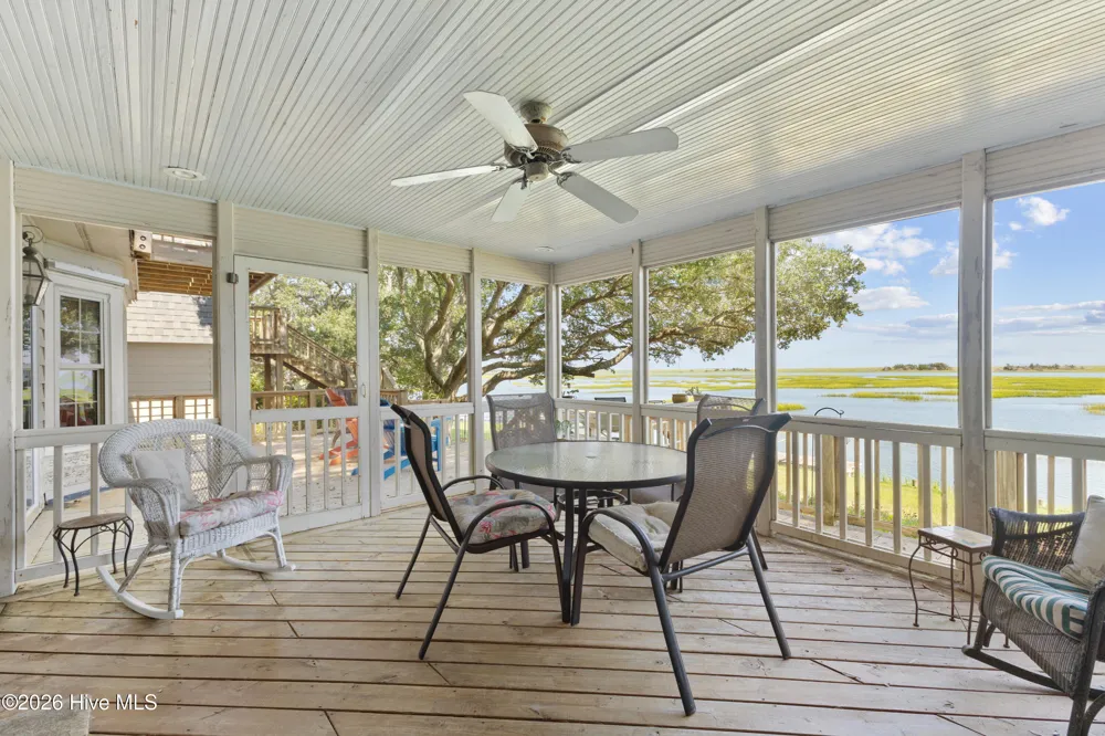 345 Dogwood Lane Hampstead, NC 28443
