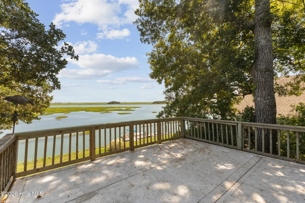 345 Dogwood Lane Hampstead, NC 28443