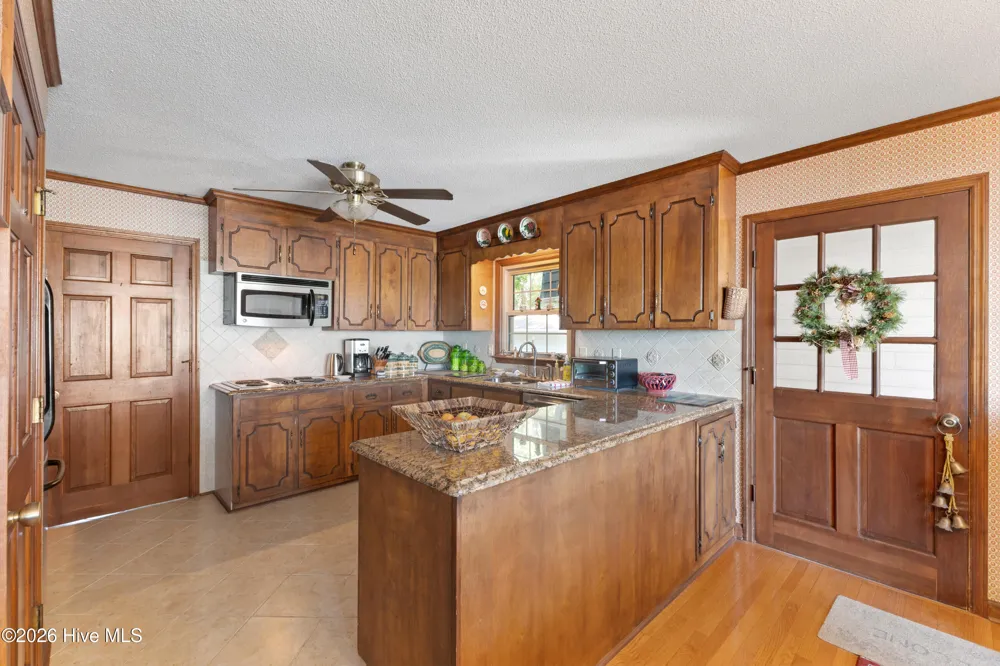 345 Dogwood Lane Hampstead, NC 28443