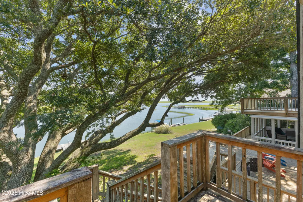345 Dogwood Lane Hampstead, NC 28443