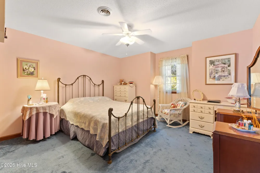 345 Dogwood Lane Hampstead, NC 28443