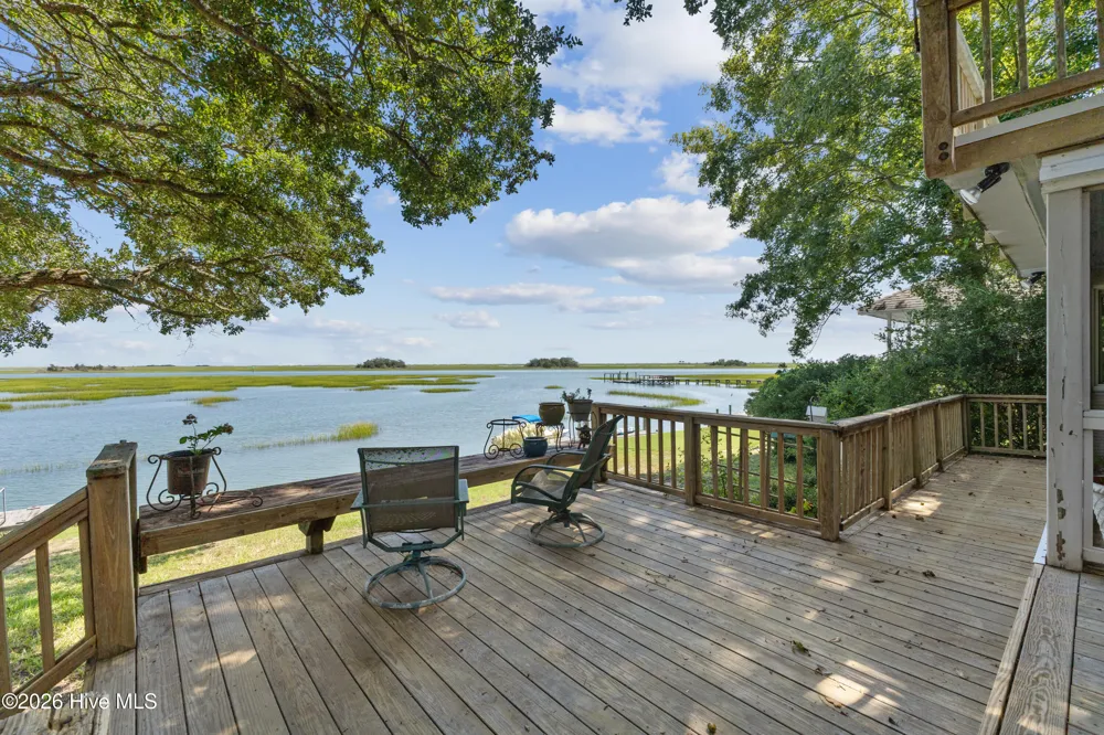 345 Dogwood Lane Hampstead, NC 28443