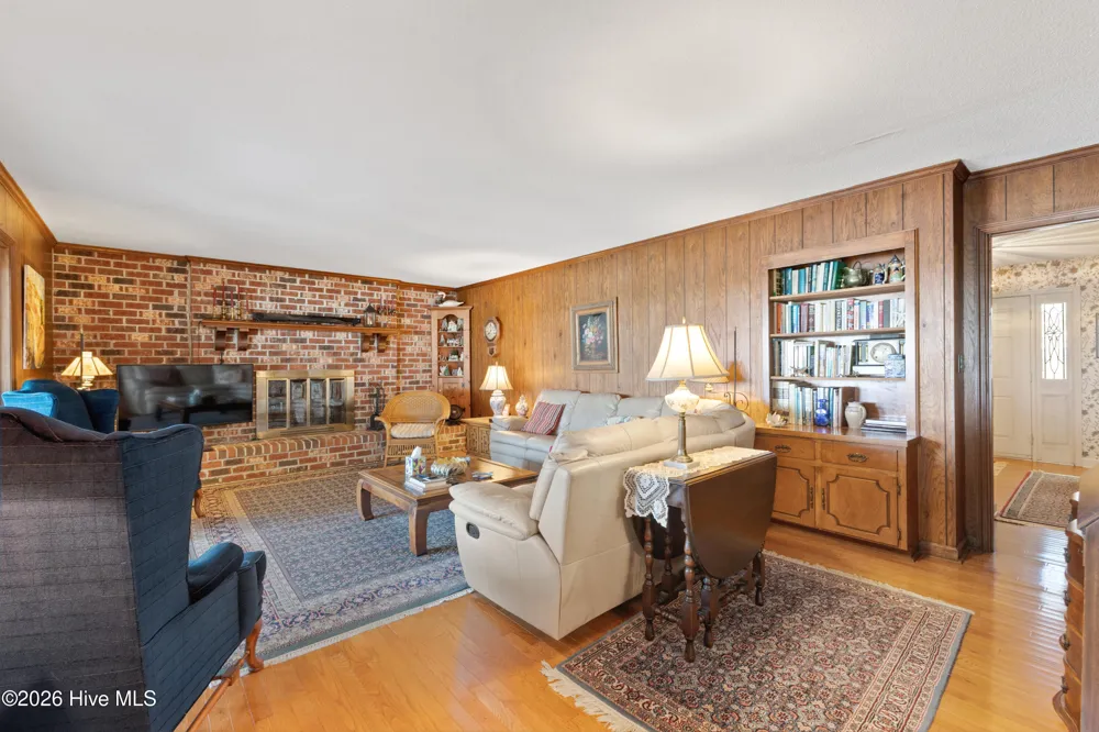 345 Dogwood Lane Hampstead, NC 28443