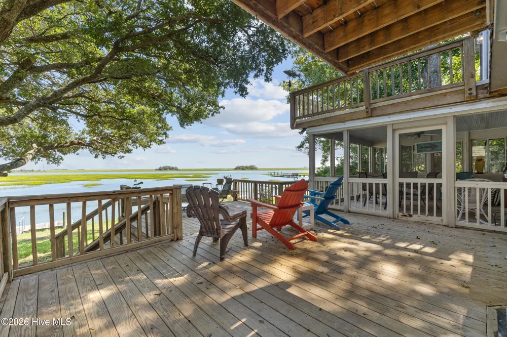 345 Dogwood Lane Hampstead, NC 28443