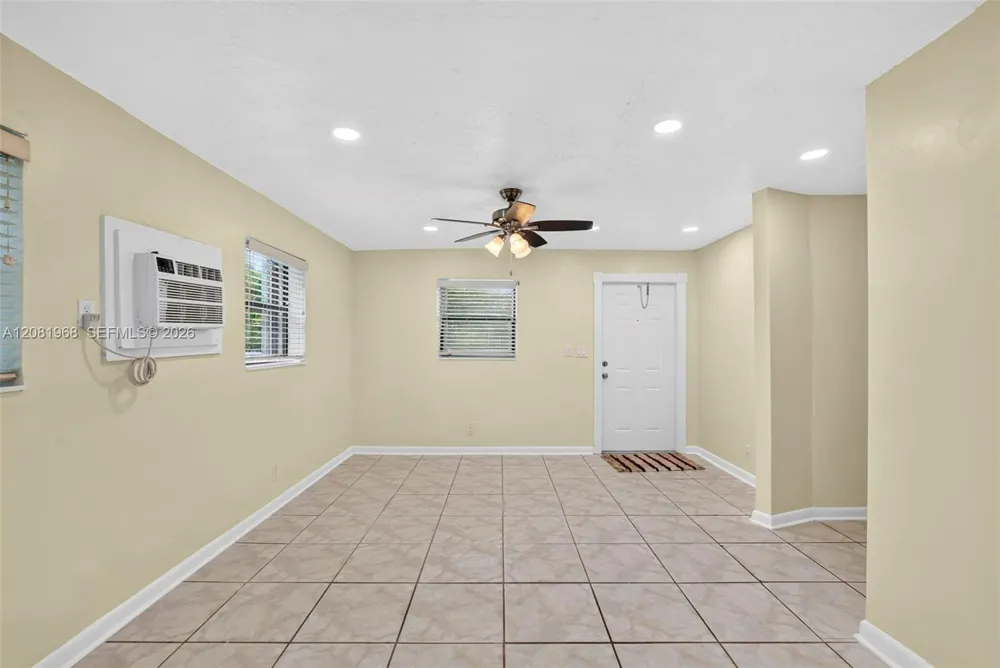 2825 NW 3rd St Pompano Beach, FL 33069