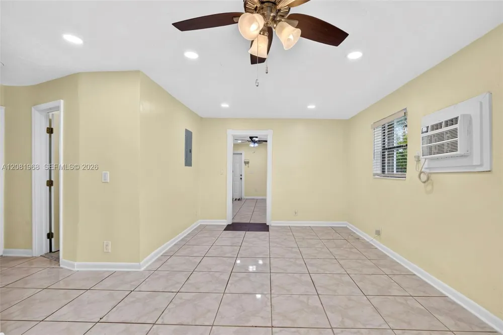2825 NW 3rd St Pompano Beach, FL 33069
