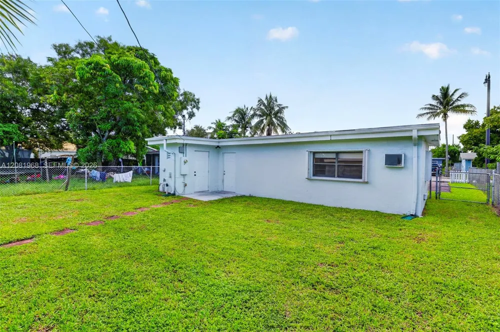 2825 NW 3rd St Pompano Beach, FL 33069