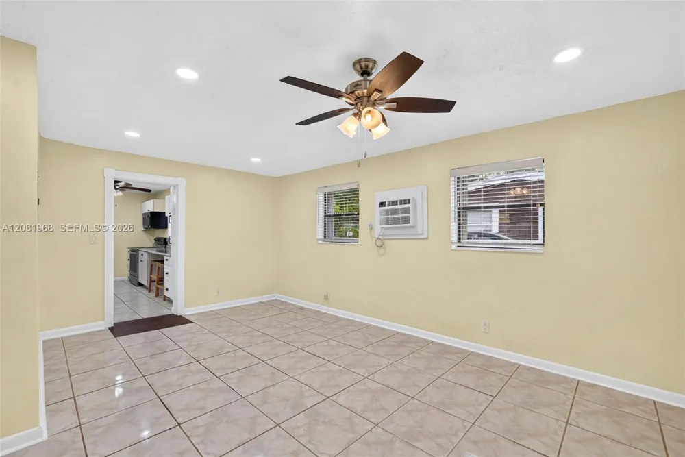 2825 NW 3rd St Pompano Beach, FL 33069