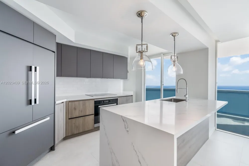 6301 Collins Ave #2502 Miami Beach, FL 33141