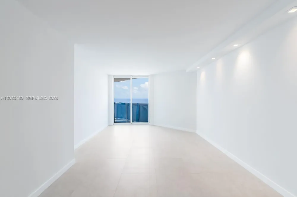 6301 Collins Ave #2502 Miami Beach, FL 33141