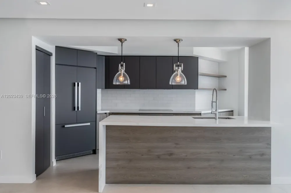 6301 Collins Ave #2502 Miami Beach, FL 33141