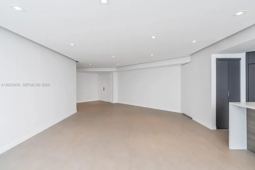 6301 Collins Ave #2502 Miami Beach, FL 33141