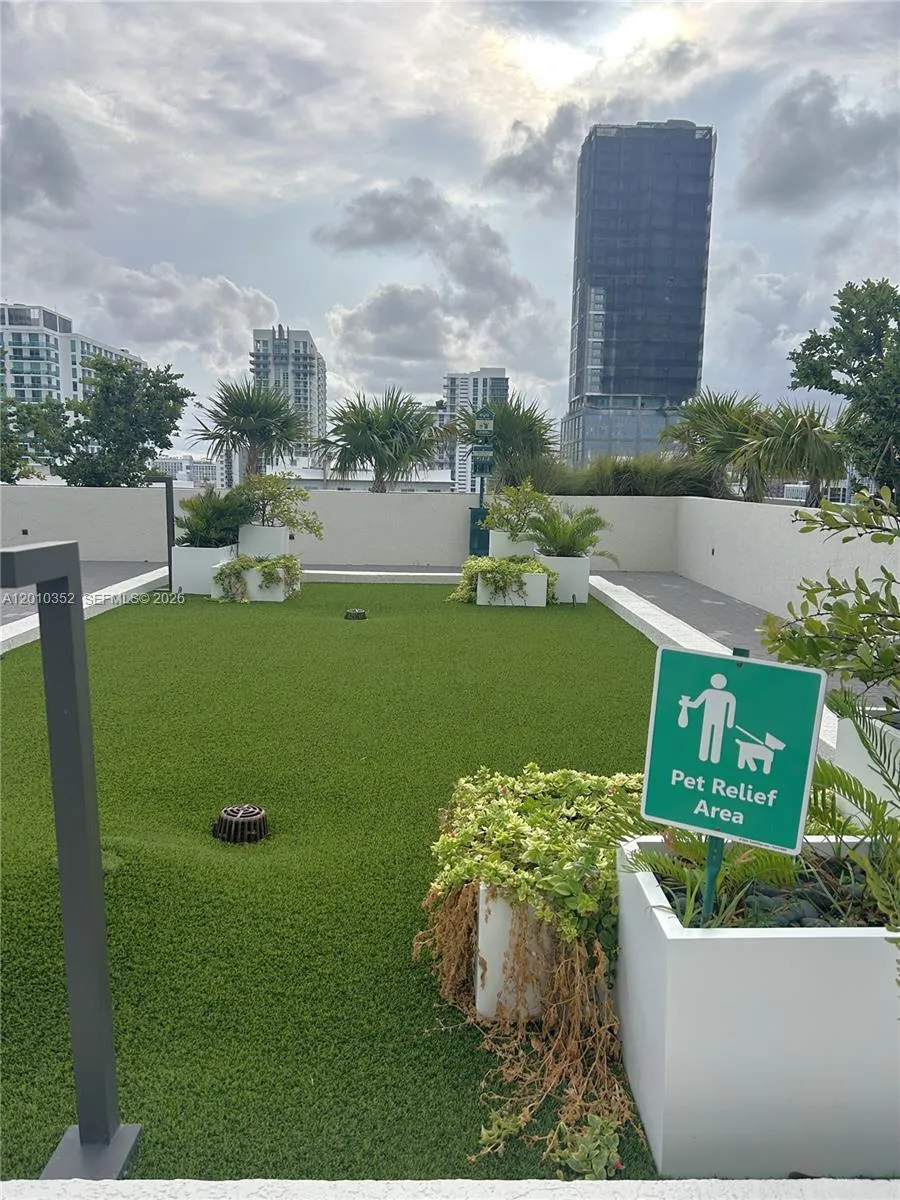 665 NE 25th St #1503 Miami, FL 33137