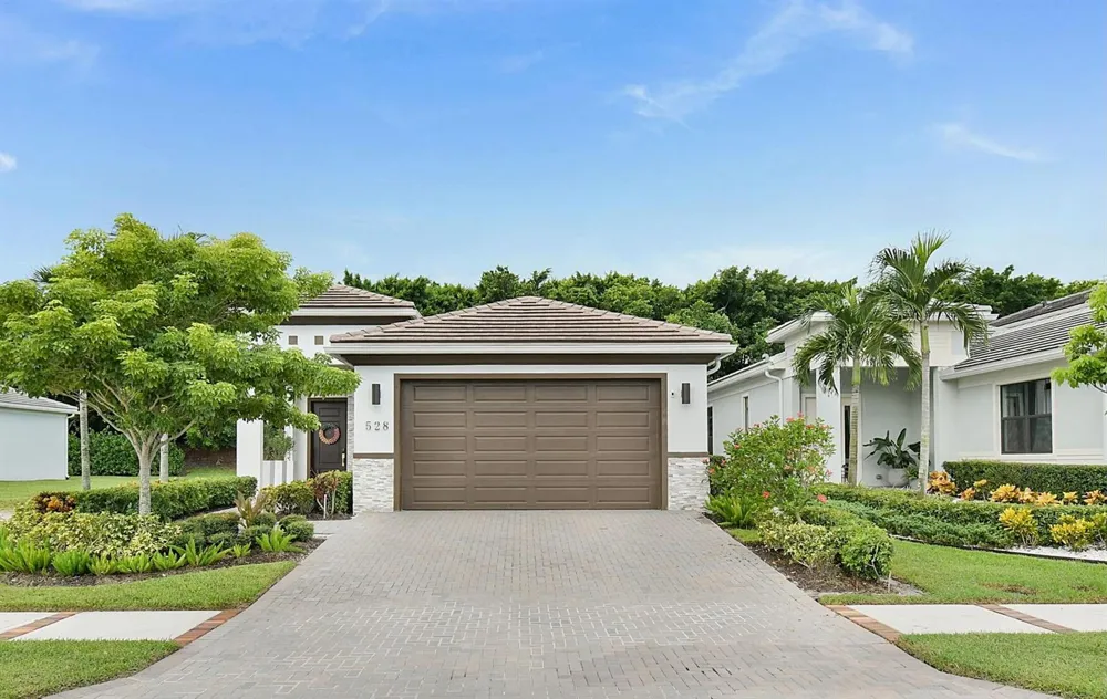 528 SE Fascino Circle SE Port St. Lucie, FL 34984