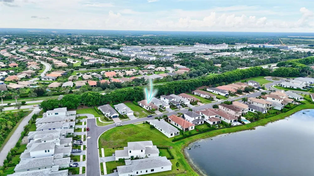 528 SE Fascino Circle SE Port St. Lucie, FL 34984