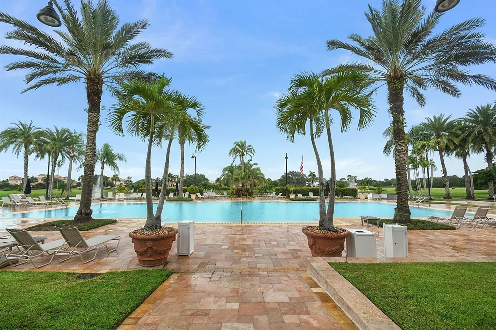 528 SE Fascino Circle SE Port St. Lucie, FL 34984