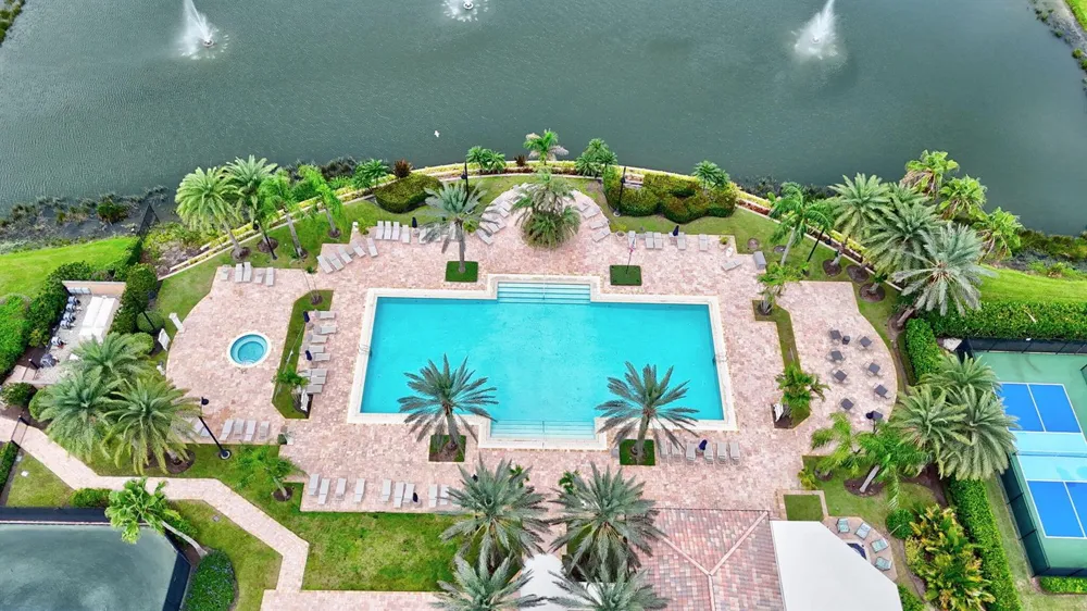 528 SE Fascino Circle SE Port St. Lucie, FL 34984